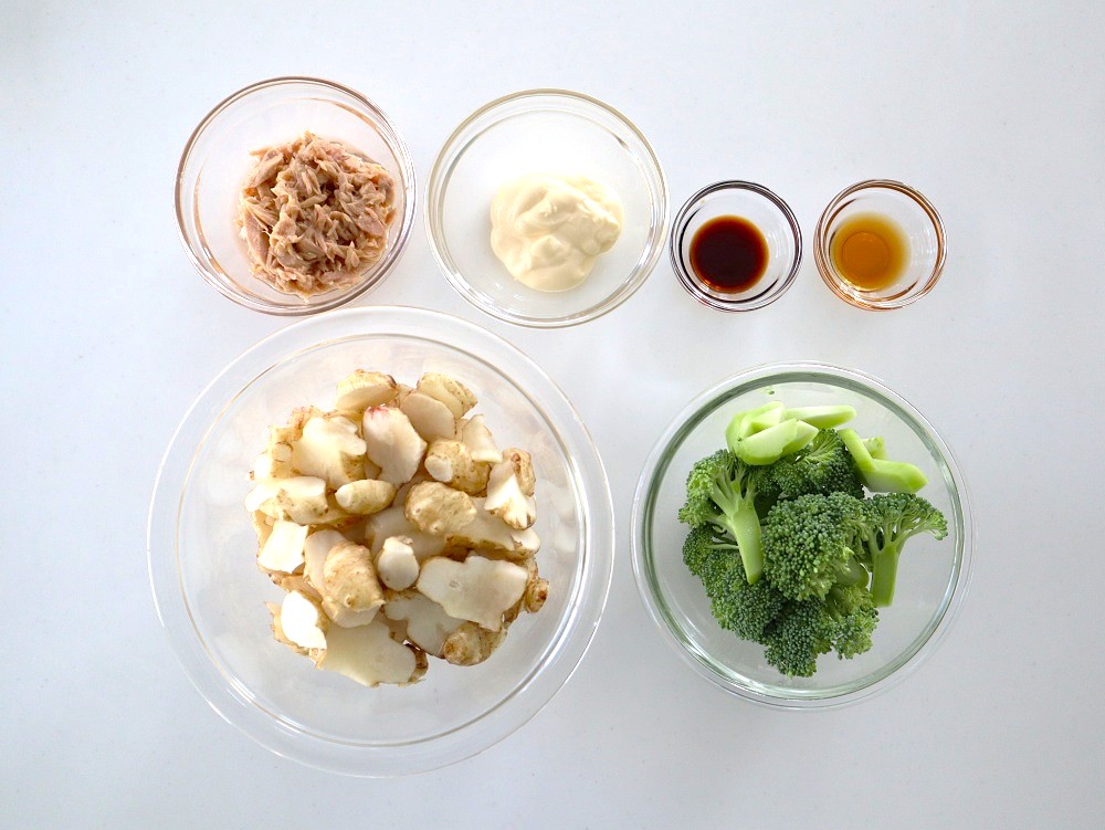 菊芋とブロッコリーは食べやすい大きさにカット