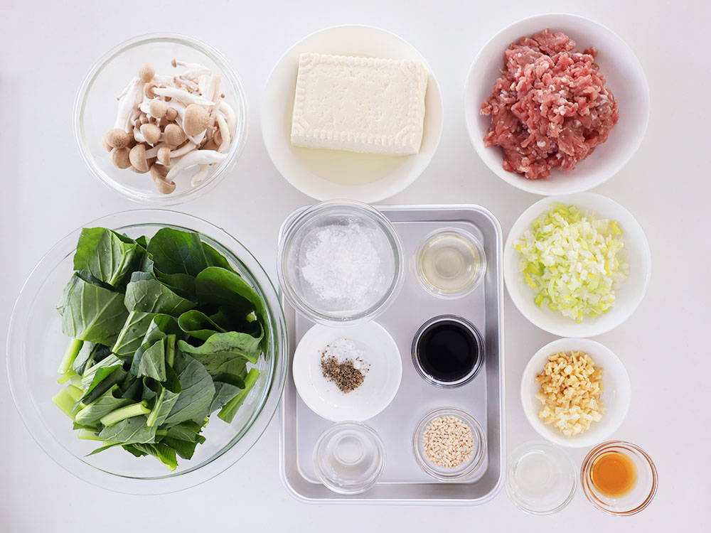 小松菜のマーボー豆腐に使用される材料の集合写真
